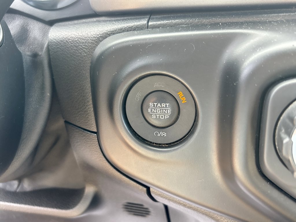Used 2020 Jeep Wrangler Unlimited Rubicon w/ Dual Top Group AWD/4WD image 37