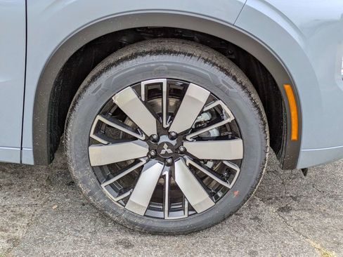 New 2026 Mitsubishi Outlander SEL image 11