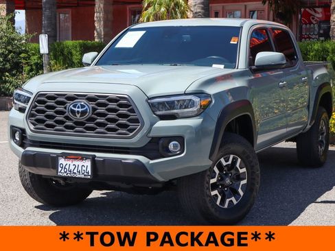 Used 2023 Toyota Tacoma TRD Off-Road w/ Technology Package RWD image 4