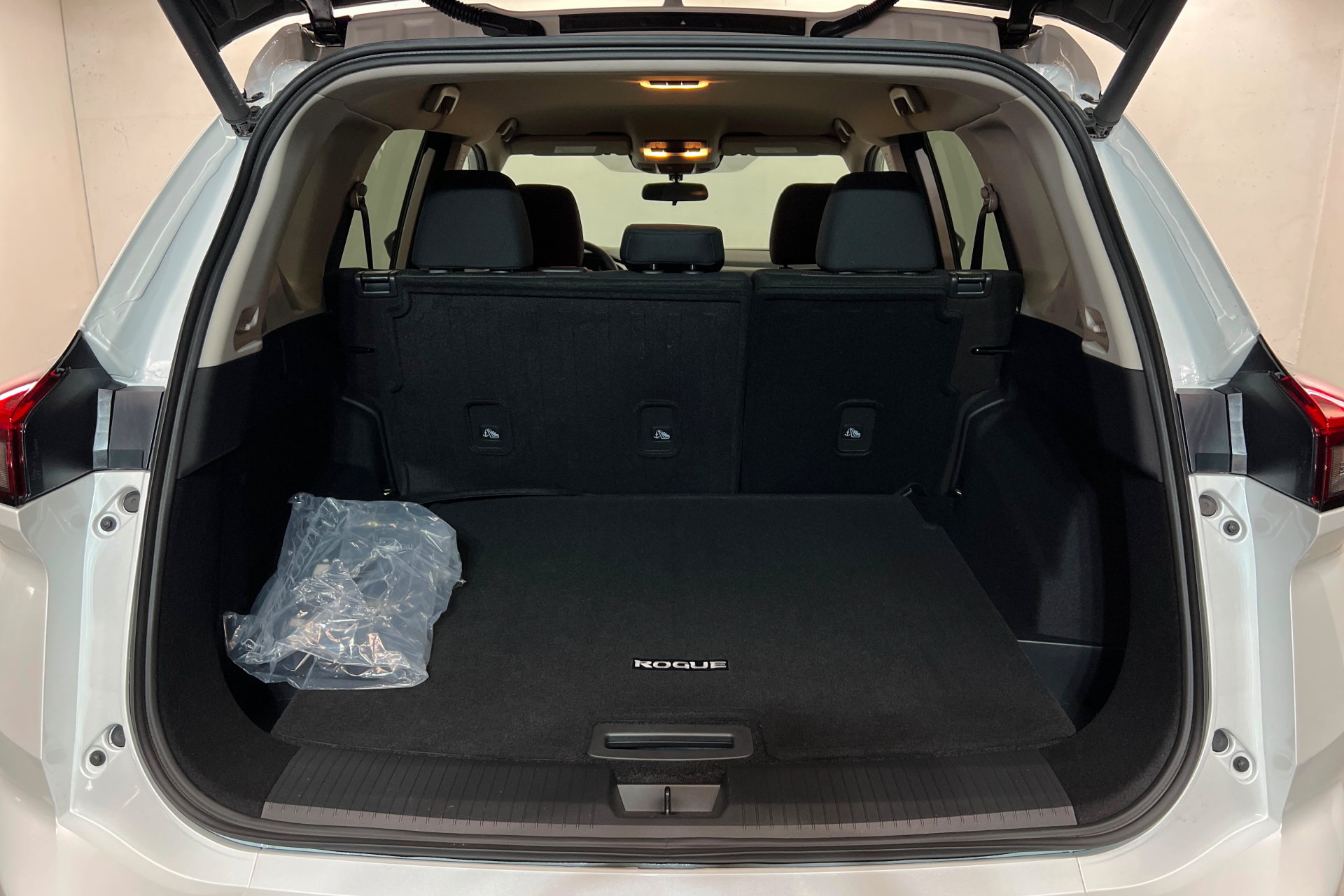 New 2026 Nissan Rogue SV w/ Cold Weather Package AWD/4WD image 22