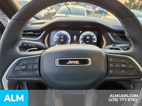 Used 2024 Jeep Grand Cherokee Limited AWD/4WD image 25