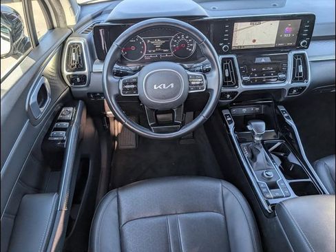Certified 2022 Kia Sorento SX FWD image 8