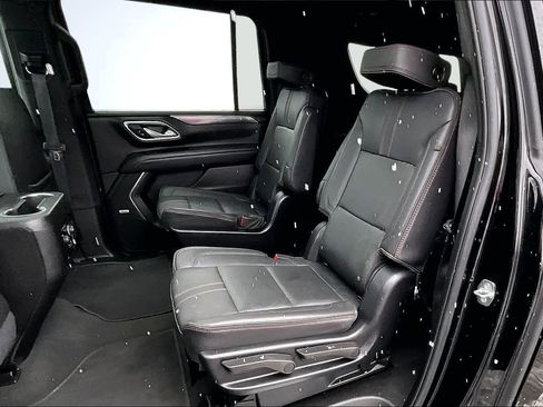 Used 2024 Chevrolet Suburban RST w/ Luxury Package image 13