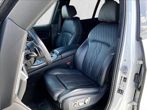Used 2025 BMW X7 M60i w/ Executive Package image 27
