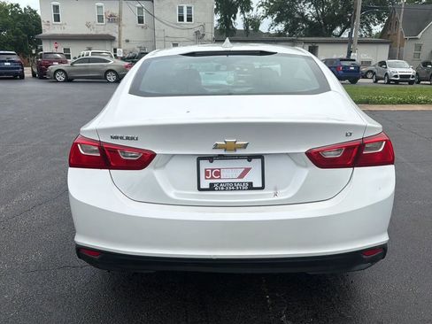 Used 2018 Chevrolet Malibu LT w/ Leather Package FWD image 6