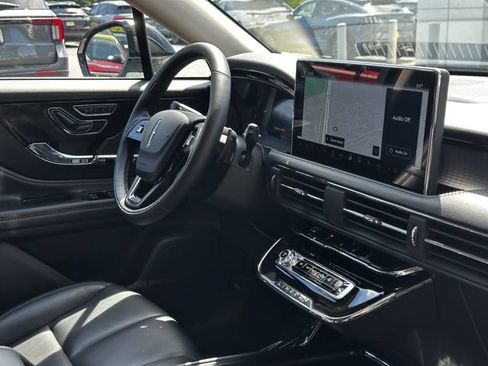 Certified 2024 Lincoln Corsair AWD image 32