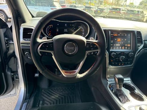 Used 2017 Jeep Grand Cherokee Trailhawk w/ Trailhawk Luxury Group AWD/4WD image 17
