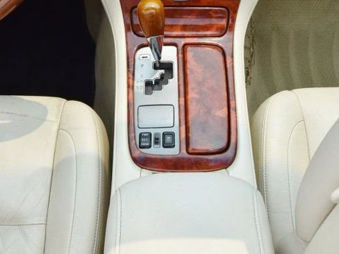 Used 2003 Lexus SC 430 Convertible RWD image 32