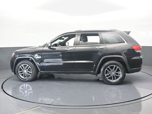 Used 2018 Jeep Grand Cherokee Limited image 3