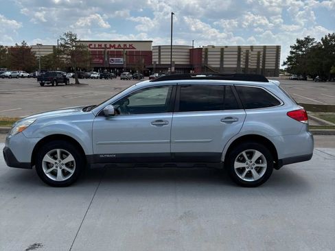 Used 2014 Subaru Outback 2.5i Limited AWD/4WD image 12