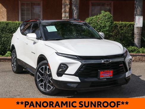 Used 2024 Chevrolet Blazer RS w/ Driver Confidence II Package FWD image 2