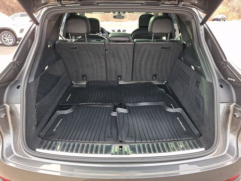 Used 2021 Porsche Cayenne S image 31