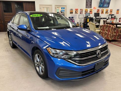 Used 2024 Volkswagen Jetta SE FWD image 31
