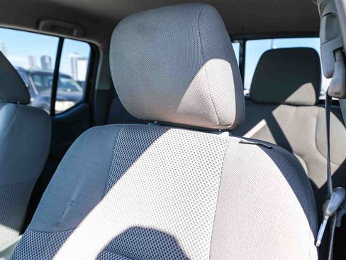 Used 2020 Nissan Frontier SV RWD image 22