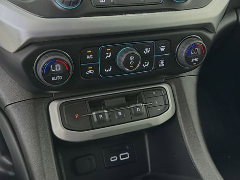Used 2023 GMC Acadia SLT AWD/4WD image 20