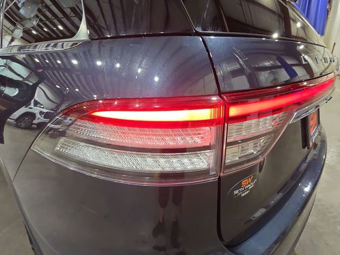 Used 2022 Lincoln Aviator Reserve w/ Elements Package Plus image 35