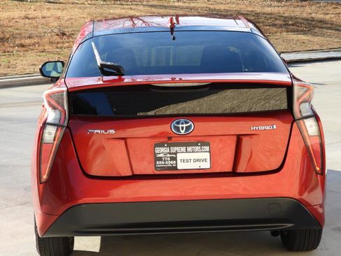 Used 2017 Toyota Prius Two image 19