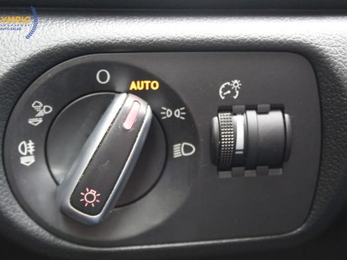 Used 2016 Audi Q3 2.0T Premium Plus image 28