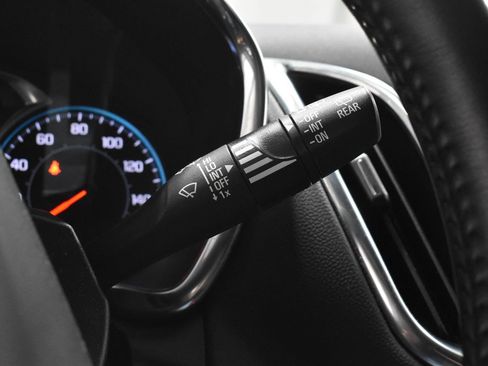 Used 2022 Chevrolet Equinox LT w/ Driver Convenience Package FWD image 12