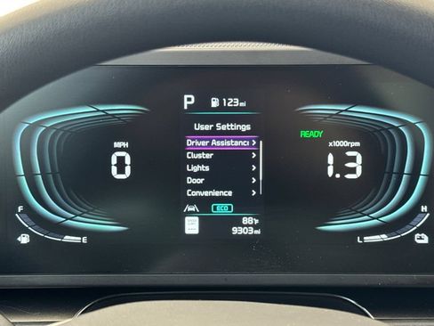 Used 2024 Kia Niro LX FWD image 24