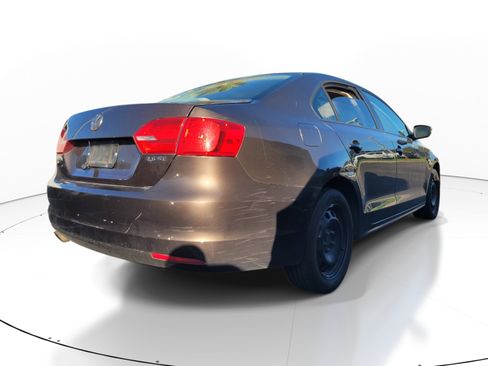 Used 2012 Volkswagen Jetta SE FWD image 4