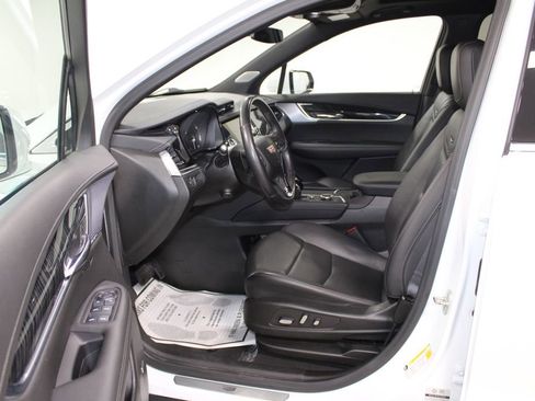 Used 2024 Cadillac XT6 Premium Luxury image 22