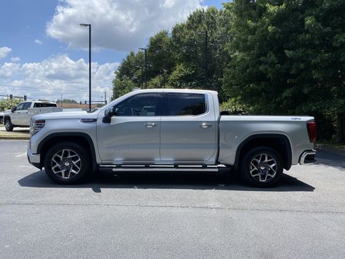 Used 2022 GMC Sierra 1500 SLT w/ SLT Premium Package AWD/4WD image 6