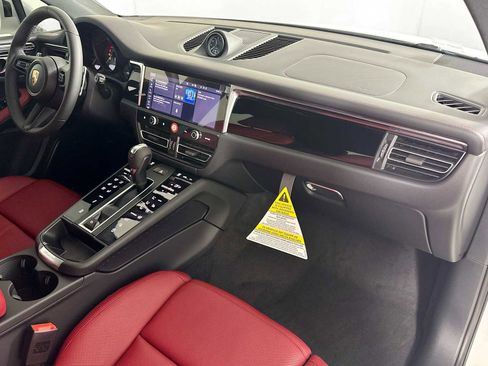 New 2025 Porsche Macan S image 30