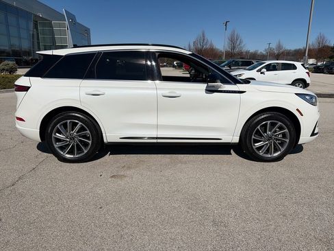 Used 2025 Lincoln Corsair Grand Touring AWD/4WD image 8