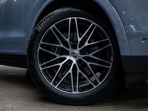 Certified 2026 Porsche Cayenne Coupe image 16