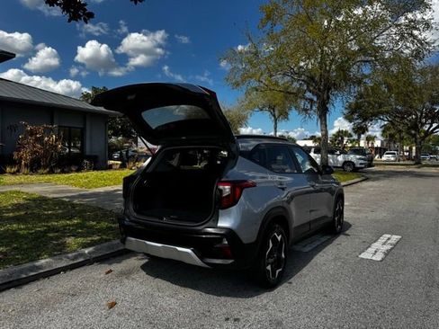 Used 2025 Kia Seltos S FWD image 19