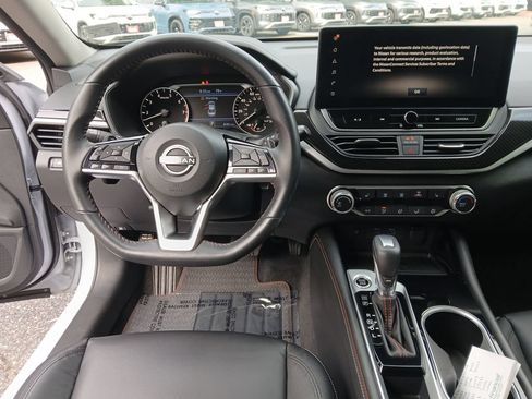 Used 2023 Nissan Altima 2.5 SR w/ SR Premium Package FWD image 28