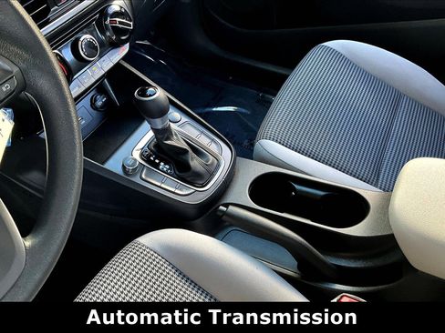 Used 2023 Hyundai Kona SE image 16