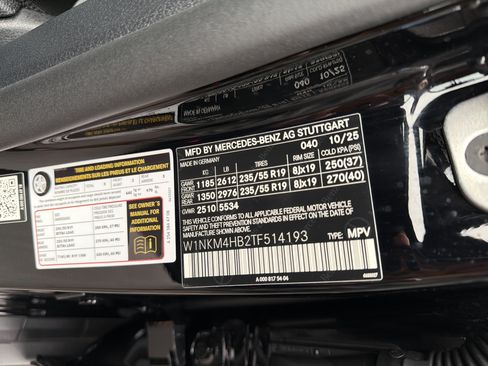 Used 2026 Mercedes-Benz GLC 300 4MATIC image 25