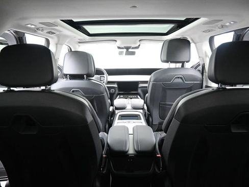 Used 2025 Lincoln Navigator Reserve AWD/4WD image 36