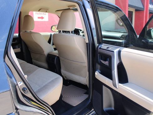 Used 2017 Toyota 4Runner SR5 AWD/4WD image 14