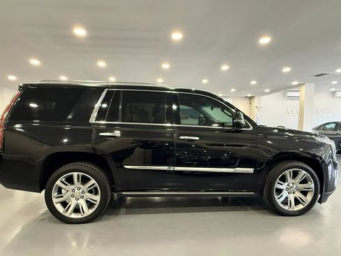 Used 2015 Cadillac Escalade Premium RWD image 8