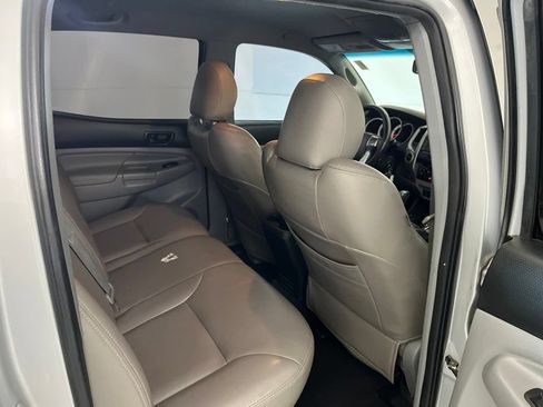 Used 2013 Toyota Tacoma 4x4 Double Cab w/ TRD Sport Pkg image 23