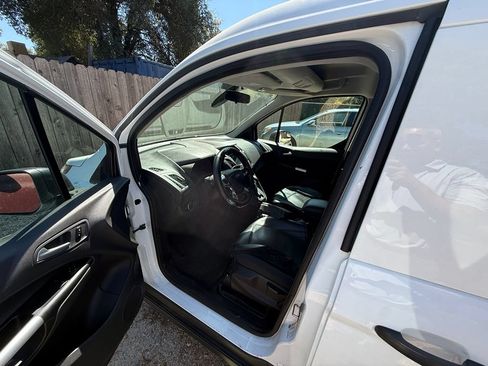 Used 2017 Ford Transit Connect XLT FWD image 8