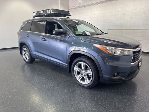 Used 2015 Toyota Highlander Limited AWD/4WD image 2