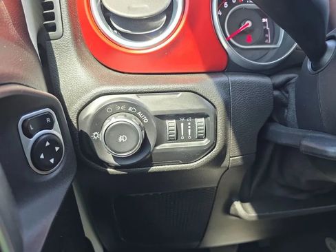 Used 2018 Jeep Wrangler Unlimited Rubicon AWD/4WD image 24