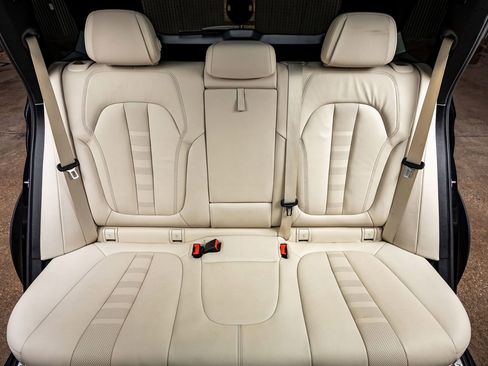 Used 2022 BMW X5 xDrive40i w/ Executive Package image 29