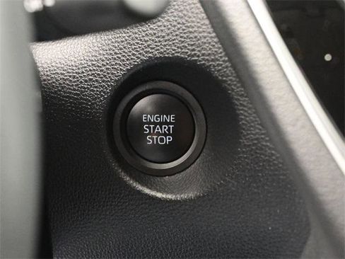 Certified 2025 Toyota Corolla Cross LE image 7