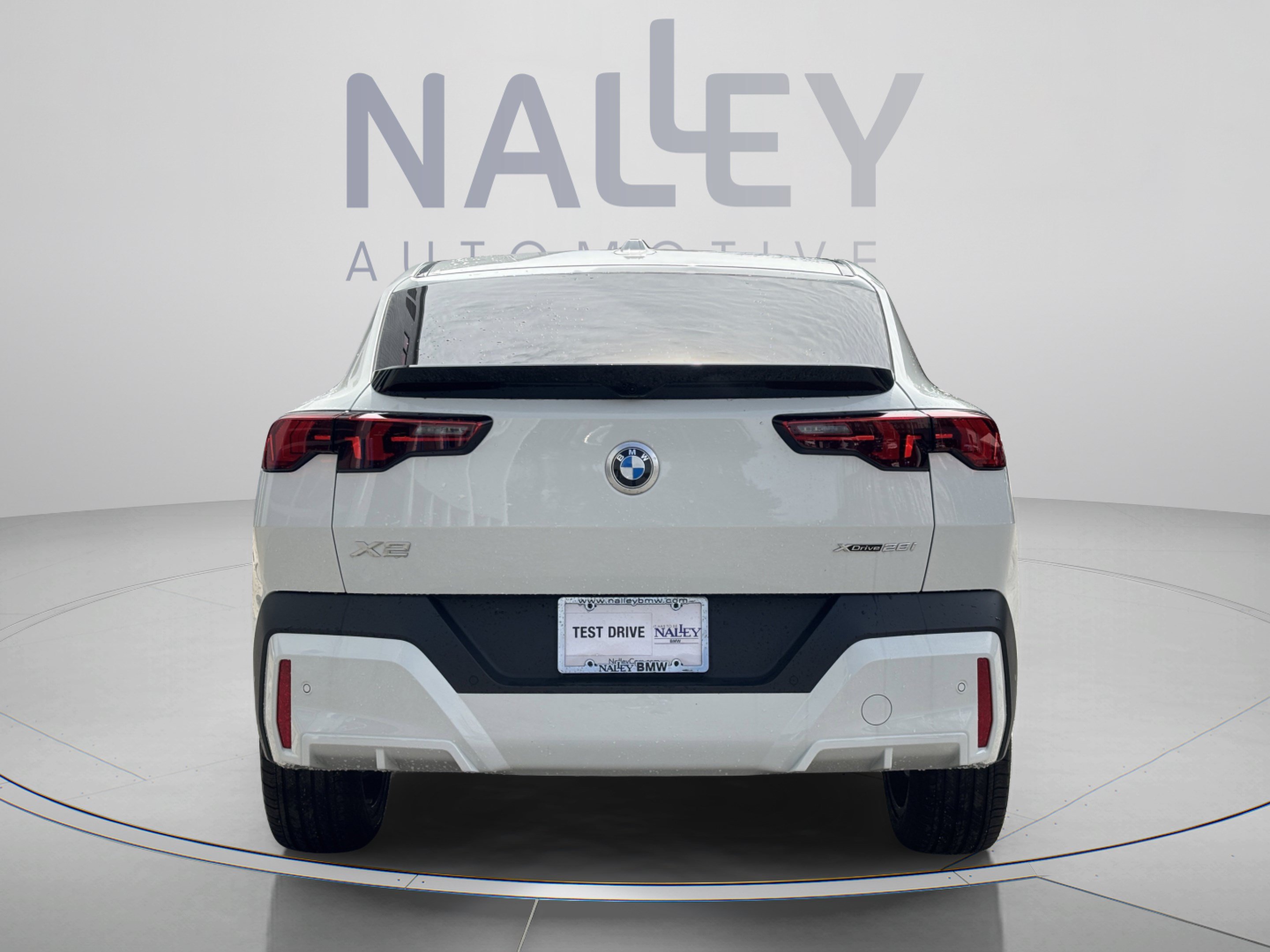Used 2026 BMW X2 xDrive28i w/ Technology Package AWD/4WD image 3