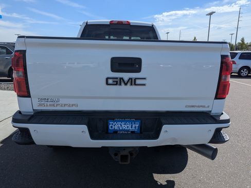 Used 2015 GMC Sierra 2500 Denali w/ Duramax Plus Package AWD/4WD image 29
