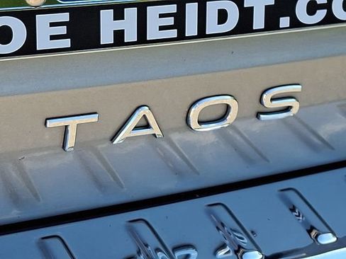Certified 2023 Volkswagen Taos SE w/ Panoramic Sunroof Package AWD/4WD image 31