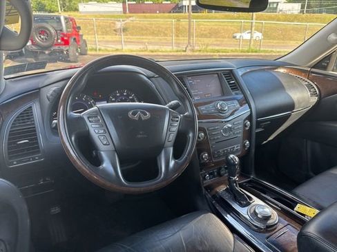 Used 2014 INFINITI QX80 4WD w/ Deluxe Touring Package image 16