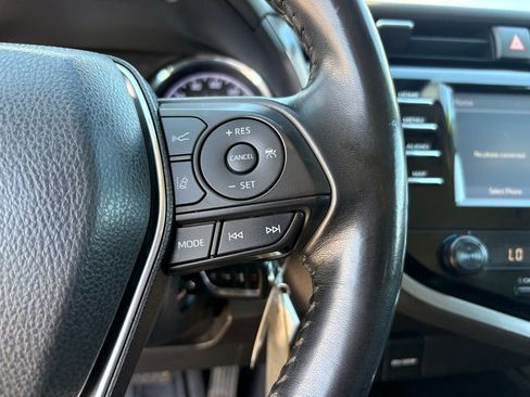 Used 2019 Toyota Camry SE image 25