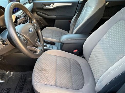 Used 2020 Ford Escape SE image 10