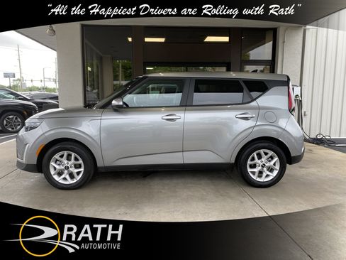 Used 2025 Kia Soul LX FWD image 9